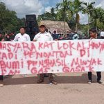 Ratusan Masa Ini Melakukan Aksi Damai dengan Agenda Tuntutan untuk PT. Pertamina Aset II Field Prabumulih Sumatera Selatan untuk mengikut sertakan Masyarakat Kota Prabumulih serta Masyarakat Kecamatan Belida Darat Muara Enim